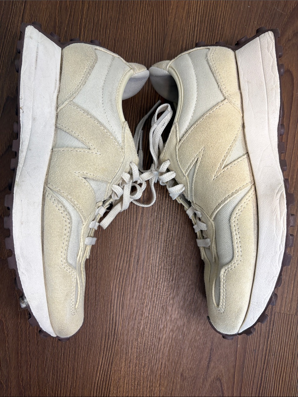 New Balance Women’s  327 Suede Sneakers Lug Sole size 7 - Picture 10 of 11